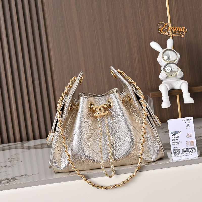 EMMA-750good多口袋hobo包 迷你浅金 秀场推出后营销的异常火热。多口袋的设计简直将随性慵懒感拉满