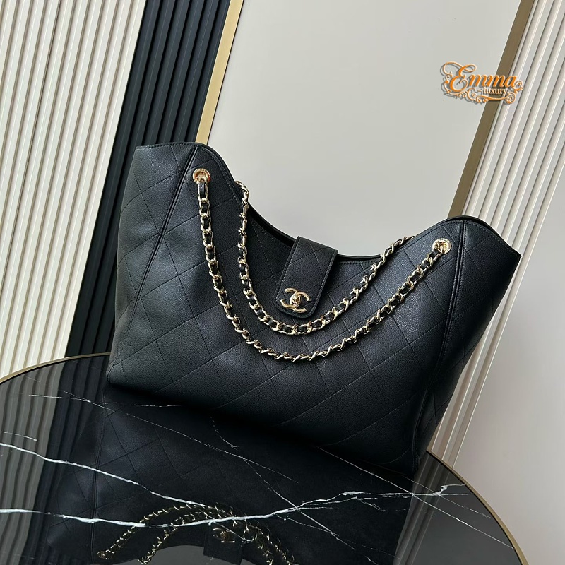 EMMA-880good🚩🚩🚩OHANEL✔️ss早春灵动托特链条腋下包💼设计真的太棒了!包包正面简约大方的菱