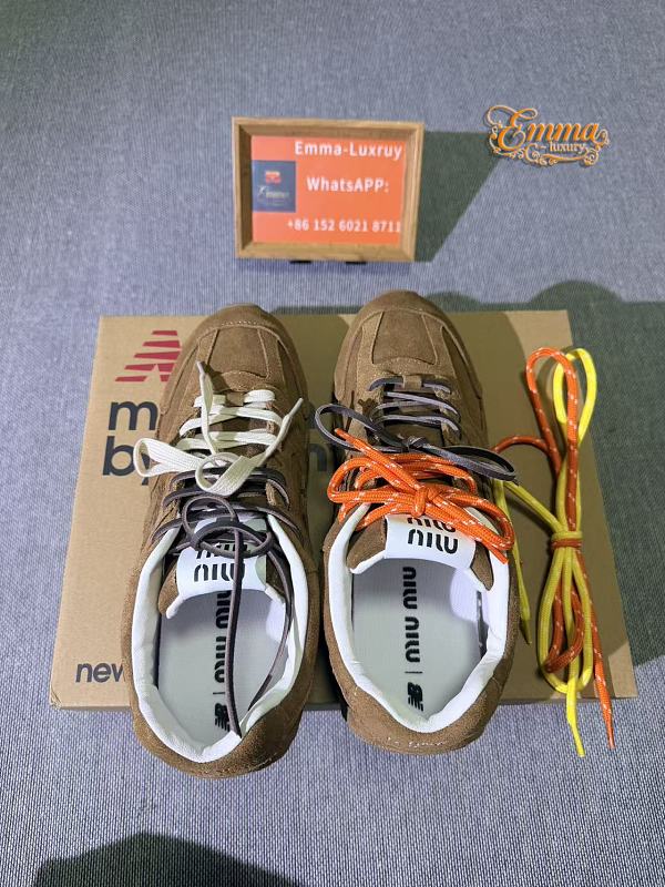 shoes 106