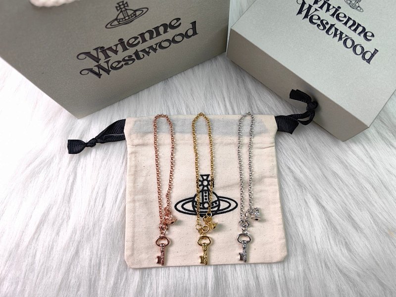 Small key bracelet