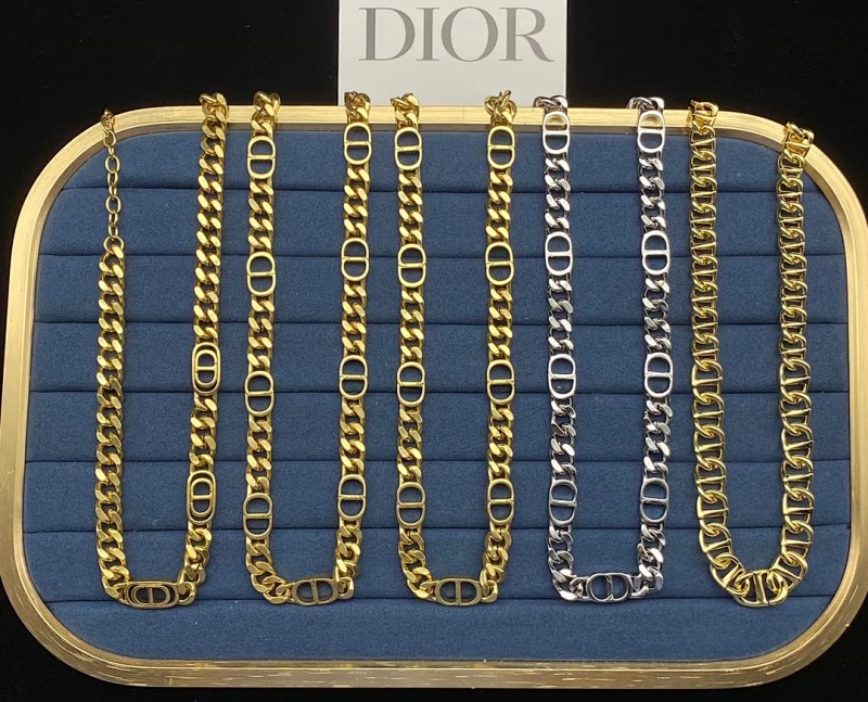 Dior necklace