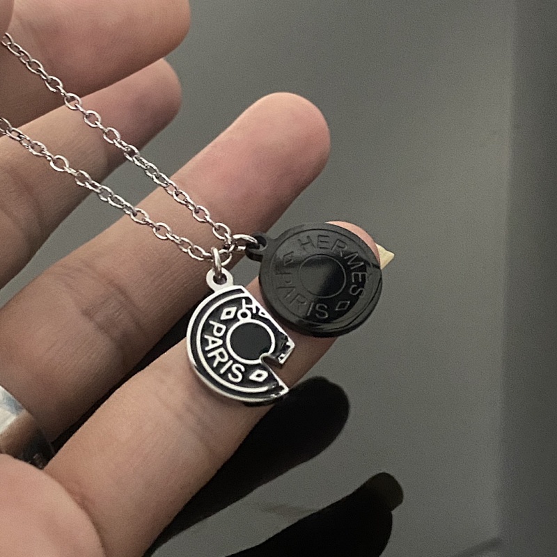 2-in-1 medallion necklace
