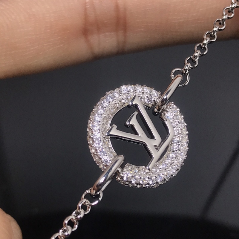Gypsophila alphabet bracelet