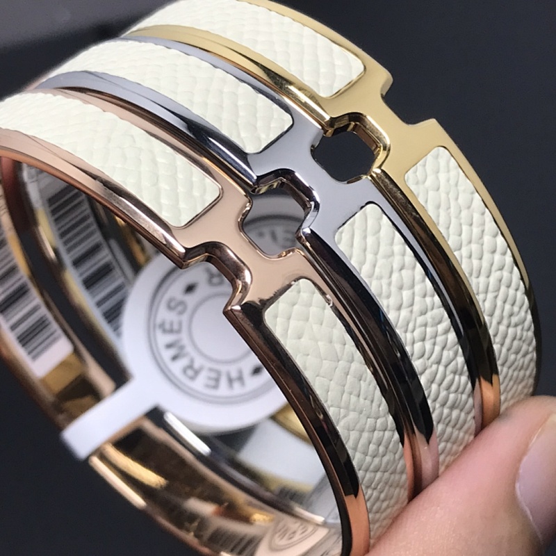 Classic enamel bracelet