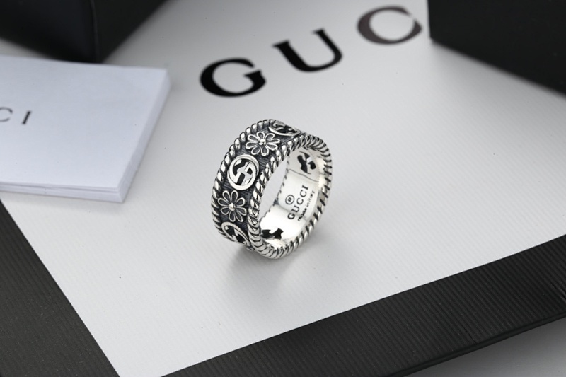 Gucci古驰窄版镂空小雏菊戒指