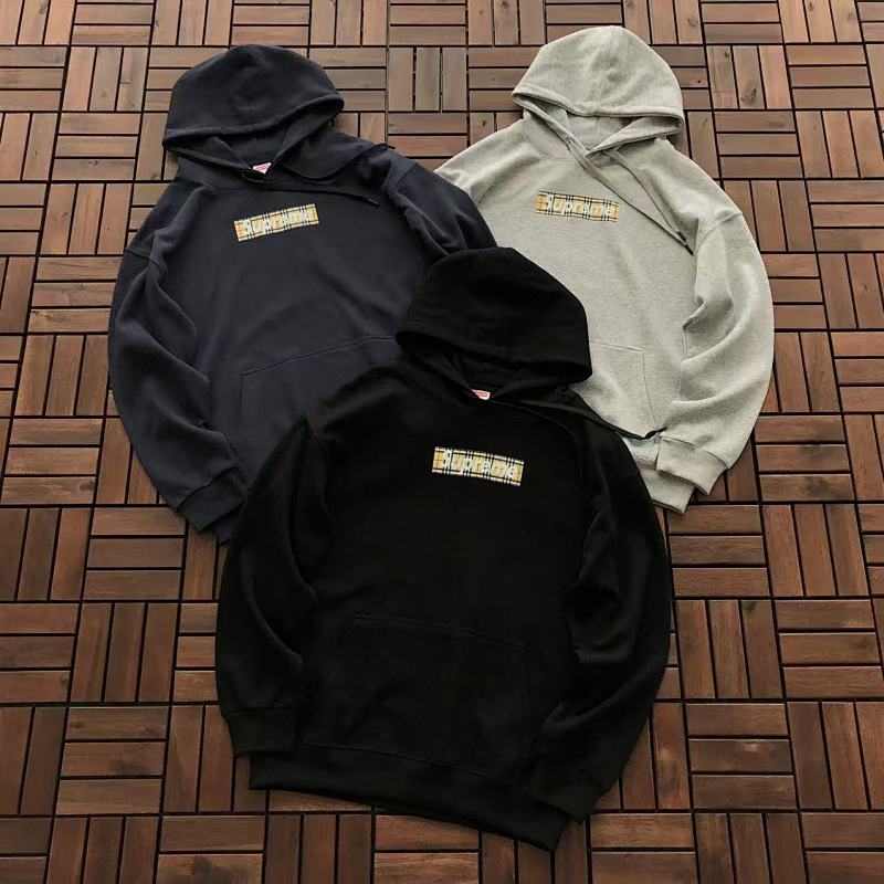 SUPREME HOODIE 77011612 (im 185CM 80KG iwear size M in the photo)