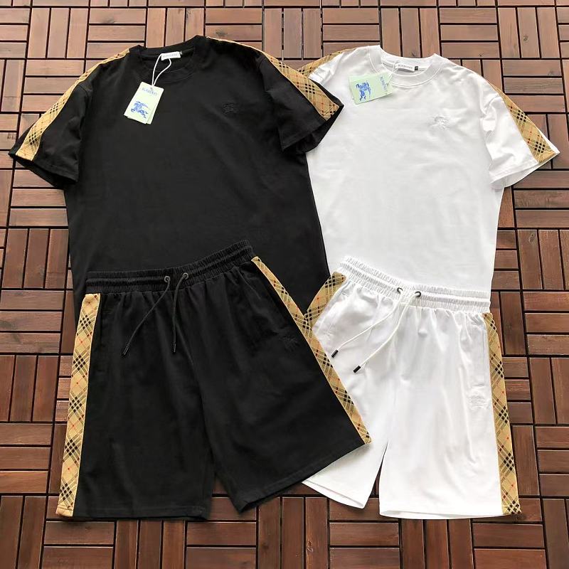 TOP PANTS SUIT BURBERRY T-SHIRT SHORTS 77062616