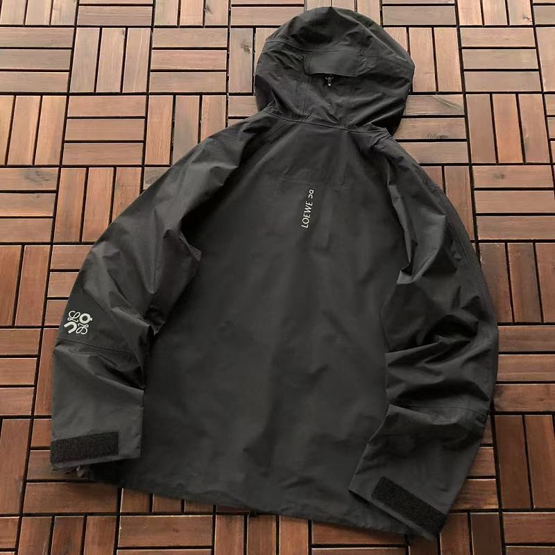 LOEWE & ON RUNNING JACKET 88050332 (im 185CM 80KG iwear size L in the photo)