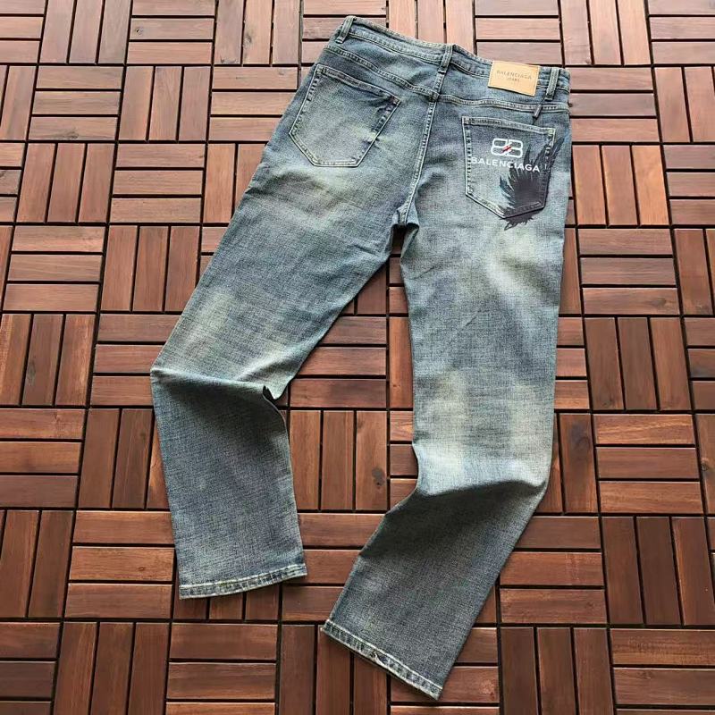 BALENCIAGA JEANS 22092679 (im 180CM 68KG iwear size 33 in the photo)