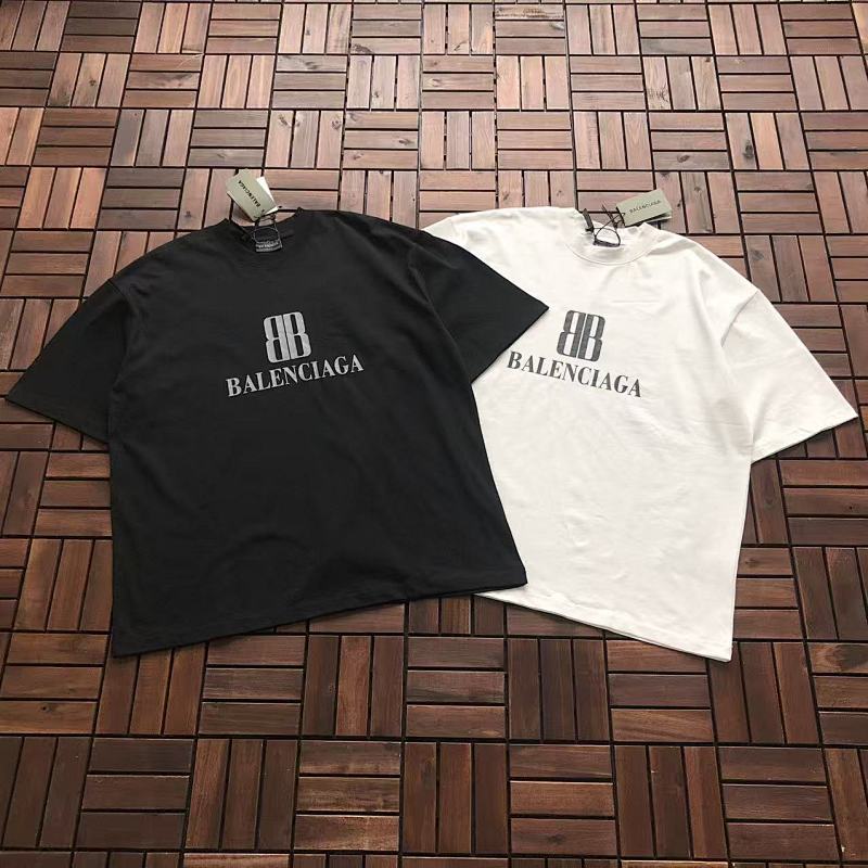BALENCIAGA T-SHIRT 11120234 (im 180CM 68KG iwear size M in the photo)