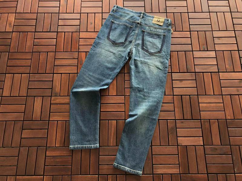 BURBERRY JEANS 22092606 (im 180CM 68KG iwear size 34 in the photo)