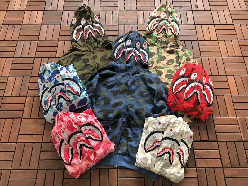 BAPE HOODIE 22101003 (im 180CM 68KG iwear size XL in the photo)