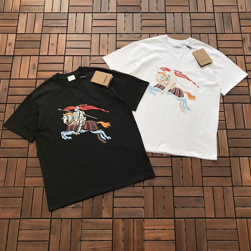 BURBERRY T-SHIRT 55031720 (im 176CM 58KG iwear size M in the photo)
