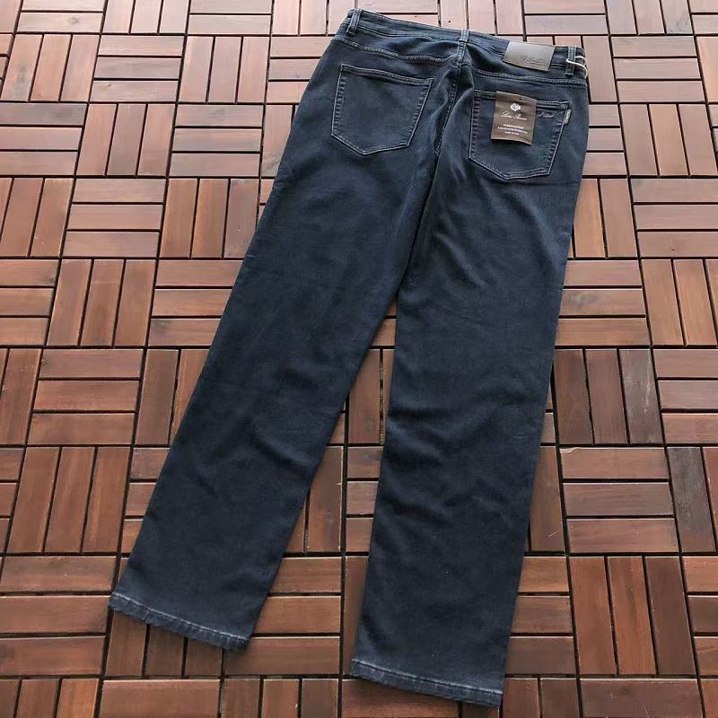 LORO PIANA JEANS 55062139 (im 180CM 68KG iwear size 34 in the photo)