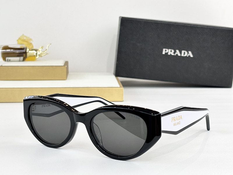 PRADA SUNGLASSES 11122366