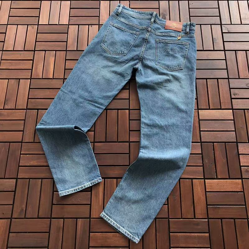 LORO PIANA JEANS 22101941 (im 180CM 68KG iwear size 34 in the photo)