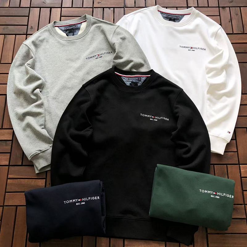 T 🔥🔥🔥 H🔥🔥🔥R SWEATER 22100221 (im 180CM 68KG iwear size M in the photo)