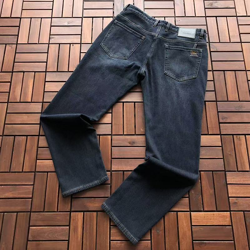 BURBERRY JEANS 22110703 (im 172CM 65KG iwear size 34 in the photo)