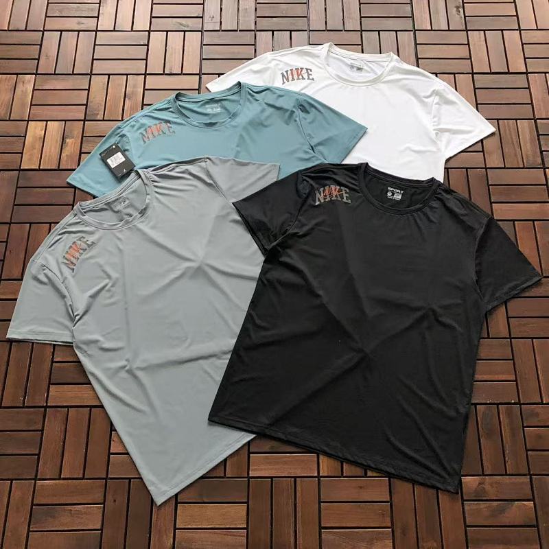 NIKE T-SHIRT 22120127 (im 176CM 58KG iwear size 3XL in the photo)