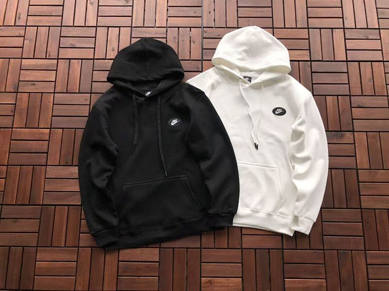 NIKE FLEECE HOODIE 22110452(im 170CM 60KG iwear size L in the photo)
