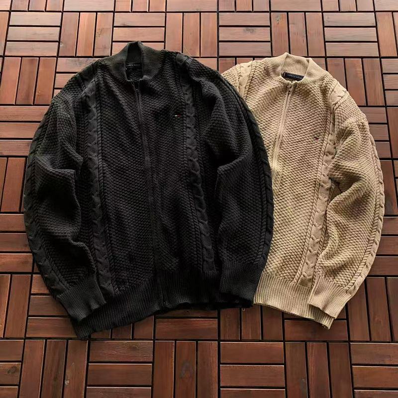 T 🔥🔥🔥 H🔥🔥🔥R SWEATER 22092372 (im 180CM 68KG iwear size L in the photo)