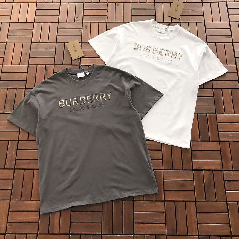 BURBERRY T-SHIRT 77051057 (im 180CM 68KG iwear size S in the photo)