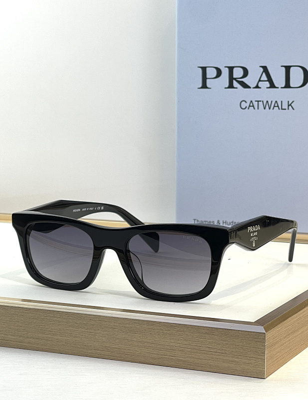 PRADA SUNGLASSES 11122374