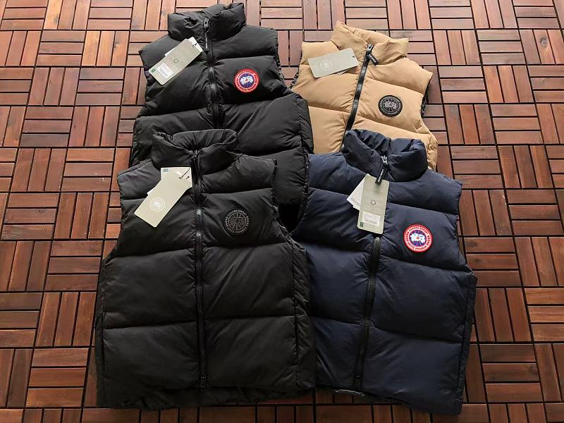 CANADA GOOSE DOWN VEST 11050123 (im 180CM 68KG iwear size M in the photo）