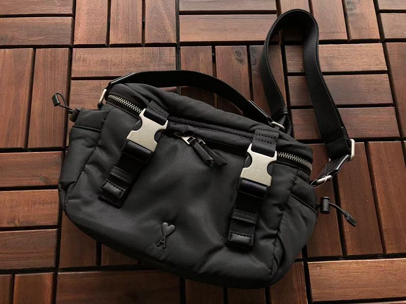 AMI BAG 22102226 (长23CM*宽17CM*高7CM)