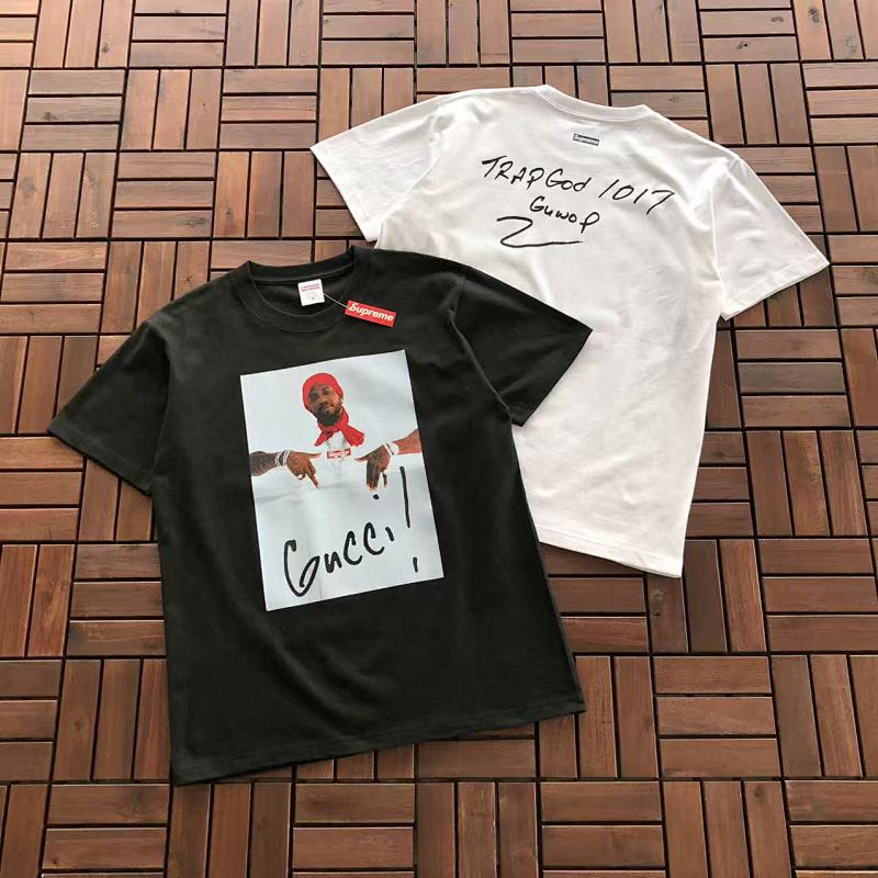 SUPREME T-SHIRT 55022746 (im 176CM 58KG iwear size M in the photo)