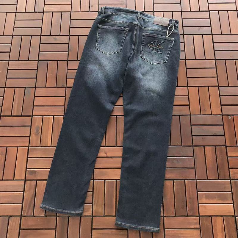 CALVIN KLEIN JEANS 55072248 (im 185CM 70KG iwear size 34 in the photo)