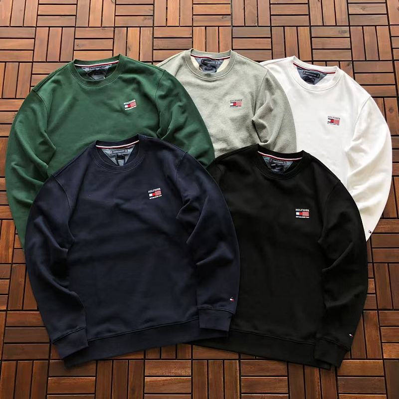T 🔥🔥🔥 H🔥🔥🔥R SWEATER 22092943 (im 180CM 68KG iwear size L in the photo)