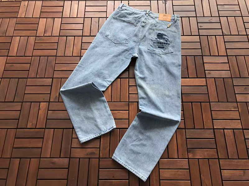 BURBERRY JEANS 11110233(im 180CM 68KG iwear size 34 in the photo)