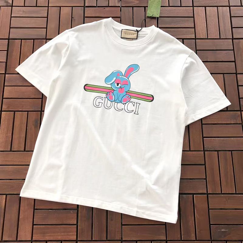 GUCCI T-SHIRT 66042257 (im 176CM 58KG iwear size S in the photo)