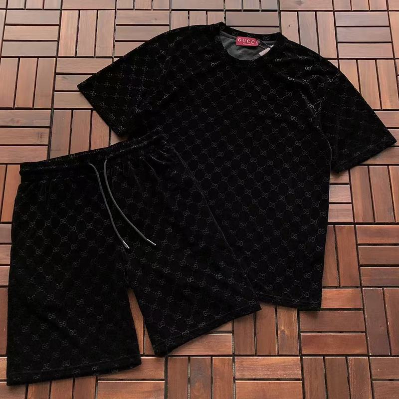 TOP PANTS GUCCI T-SHIRT SHORTS 55050318 (im 185CM 70KG iwear size L in the photo)