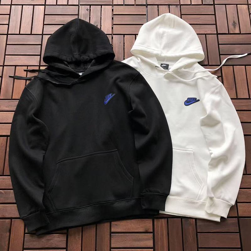 NIKE FLEECE HOODIE 22110446(im 185CM 70KG iwear size L in the photo)