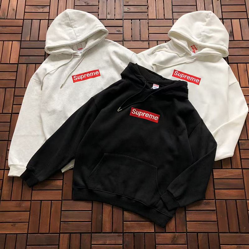 SUPREME HOODIE 22090724 (im 180CM 68KG iwear size M in the photo）