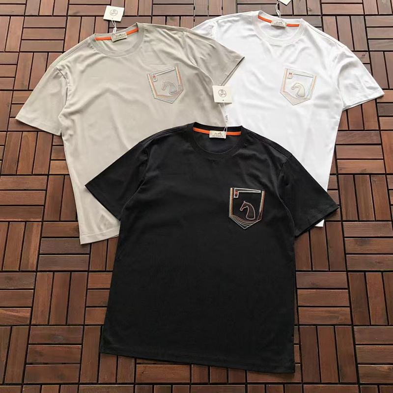 HERMES T-SHIRT 66033141 (im 176CM 58KG iwear size XL in the photo)