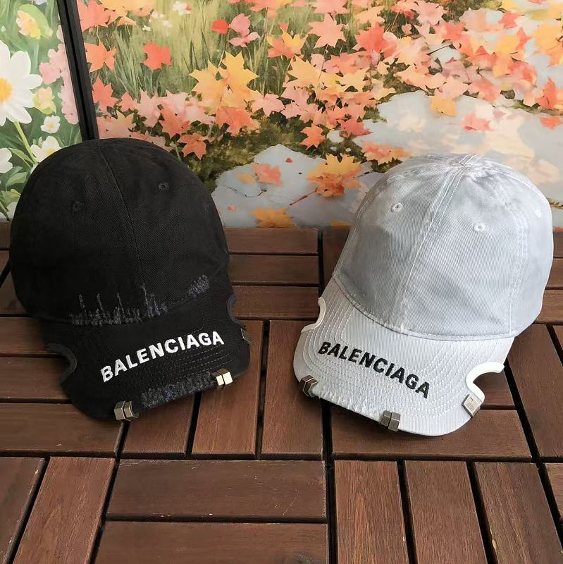 BALENCIAGA CAP 55071405