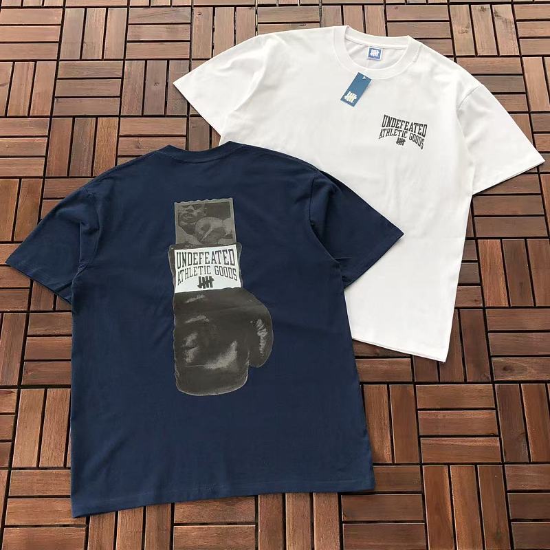 UNDEFEATED T-SHIRT 55070180 (im 180CM 68KG iwear size L in the photo)