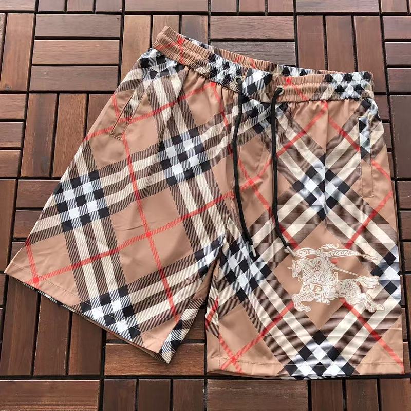 BURBERRY SHORTS 55053159 (im 185CM 70KG iwear size 2XL in the photo)