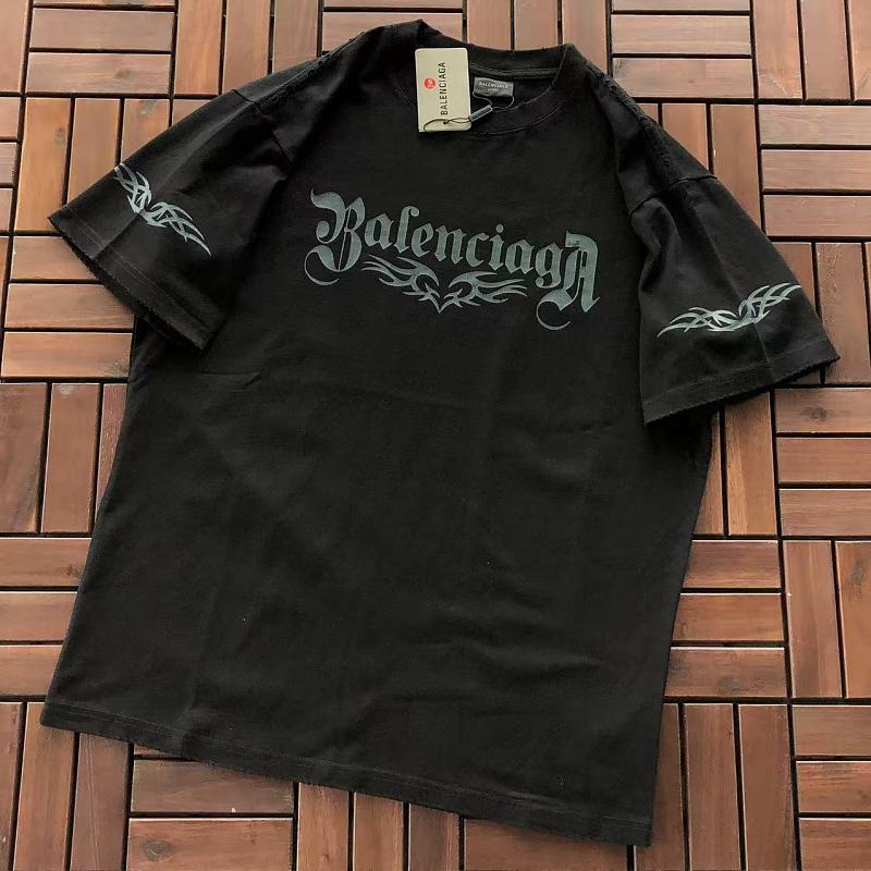 BALENCIAGA T-SHIRT 77042085 (im 185CM 80KG iwear size S in the photo)