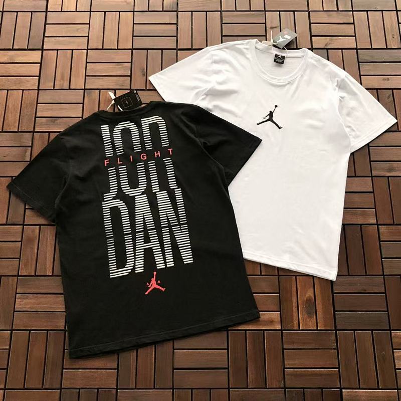 AIR JORDAN T-SHIRT 77041221 (im 180CM 68KG iwear size L in the photo)