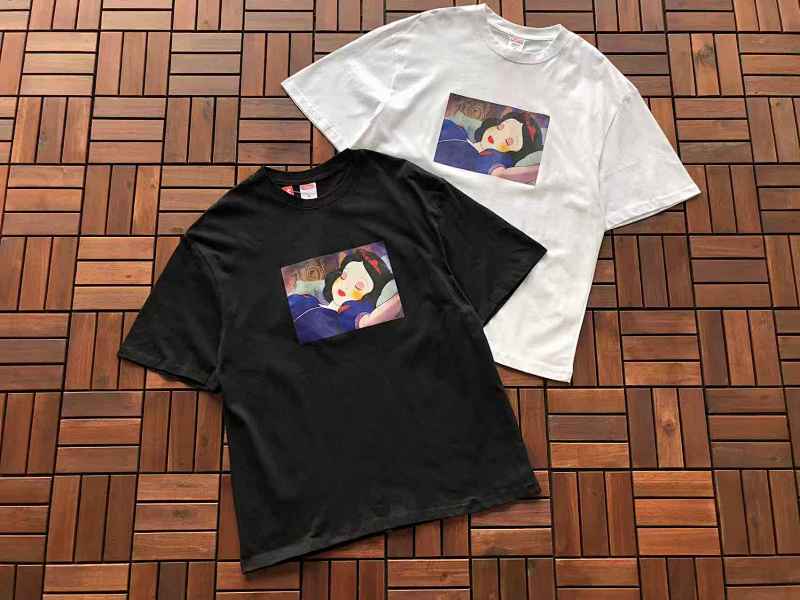 SUPREME T-SHIRT 22091456 (im 180CM 68KG iwear size M in the photo）