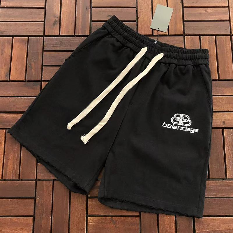 BALENCIAGA SHORTS 66051058 (im 185CM 70KG iwear size M in the photo)