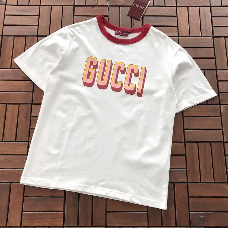GUCCI T-SHIRT 66042253 (im 176CM 58KG iwear size S in the photo)