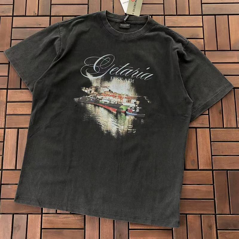 BALENCIAGA T-SHIRT 77042077 (im 185CM 80KG iwear size S in the photo)