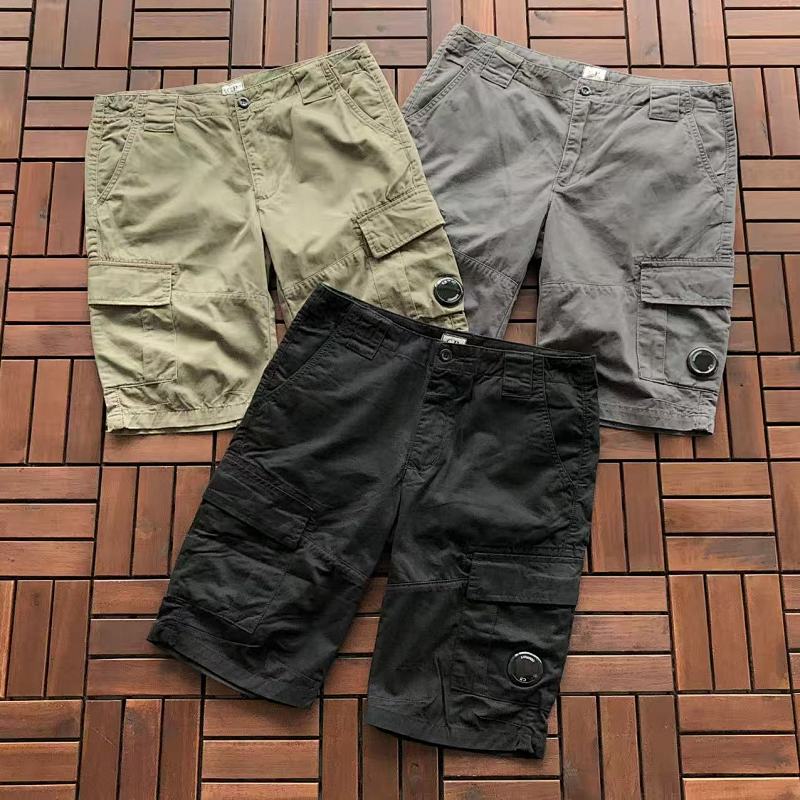 C.P. SHORTS 55030108 (im 176CM 58KG iwear size 50 in the photo)