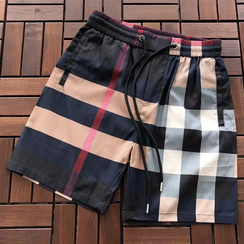 BURBERRY SHORTS 55053158 (im 185CM 70KG iwear size M in the photo)