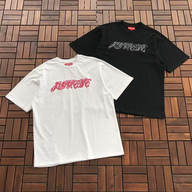 SUPREME T-SHIRT 77062201 (im 180CM 68KG iwear size M in the photo)